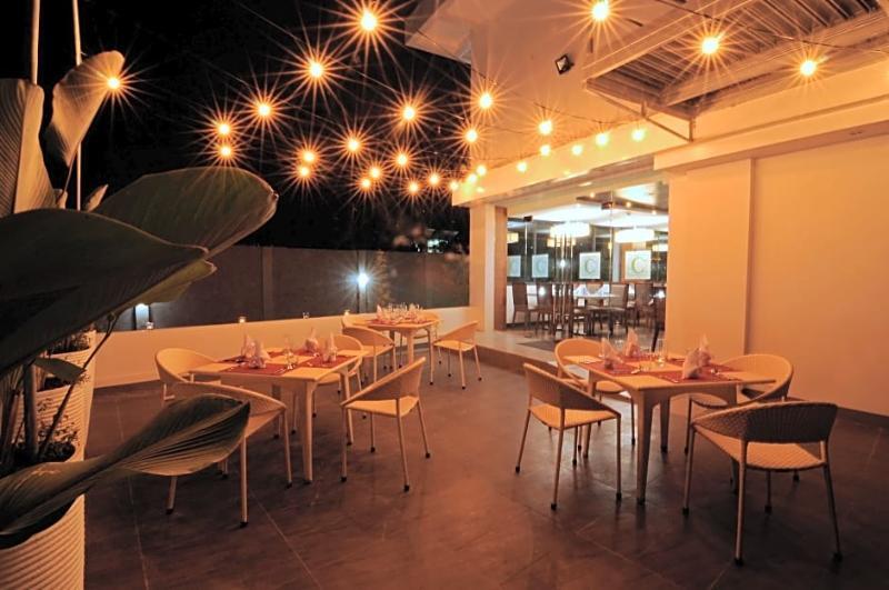 717 Cesar Place Hotel Tagbilaran City Exterior photo